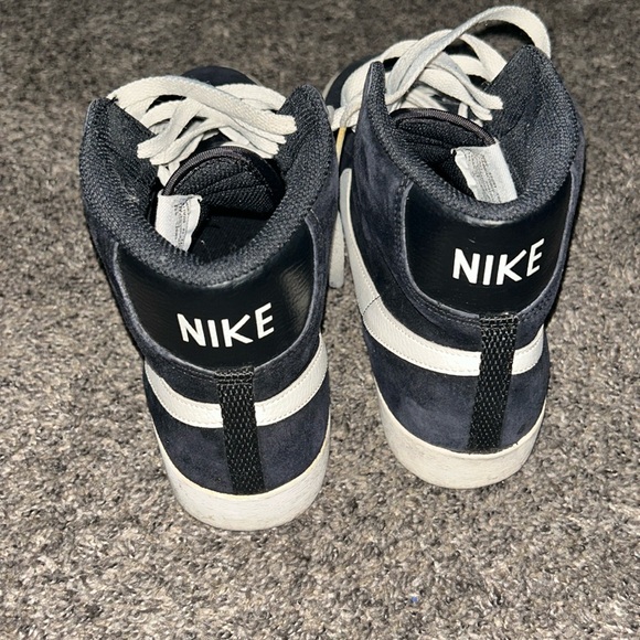 Nike Blazers - Picture 3 of 3